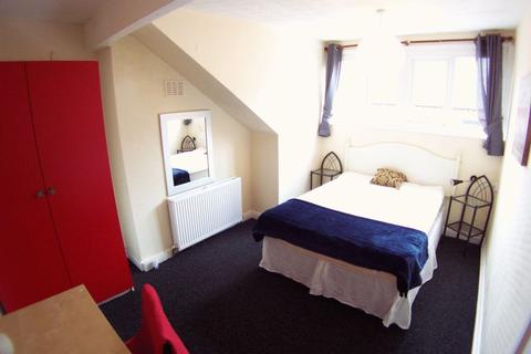 4 Beulah View, Leeds, LS6 2LA