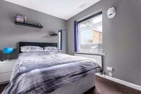 9 Langham Dene, Kenley, CR8 5BX
