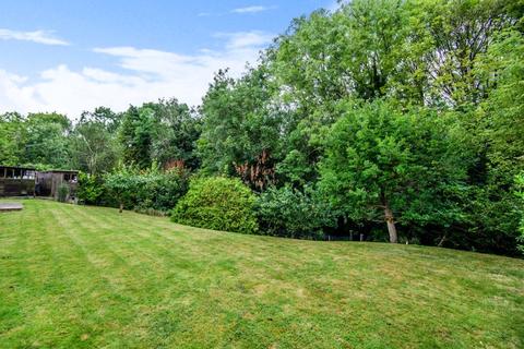 9 Langham Dene, Kenley, CR8 5BX