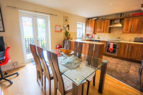 174 Hilton Road, Lanesfield, Wolverhampton, WV4 6BY