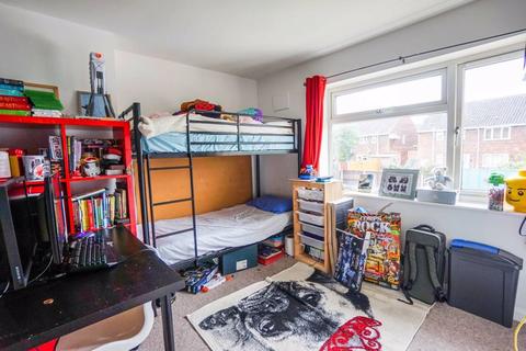 174 Hilton Road, Lanesfield, Wolverhampton, WV4 6BY