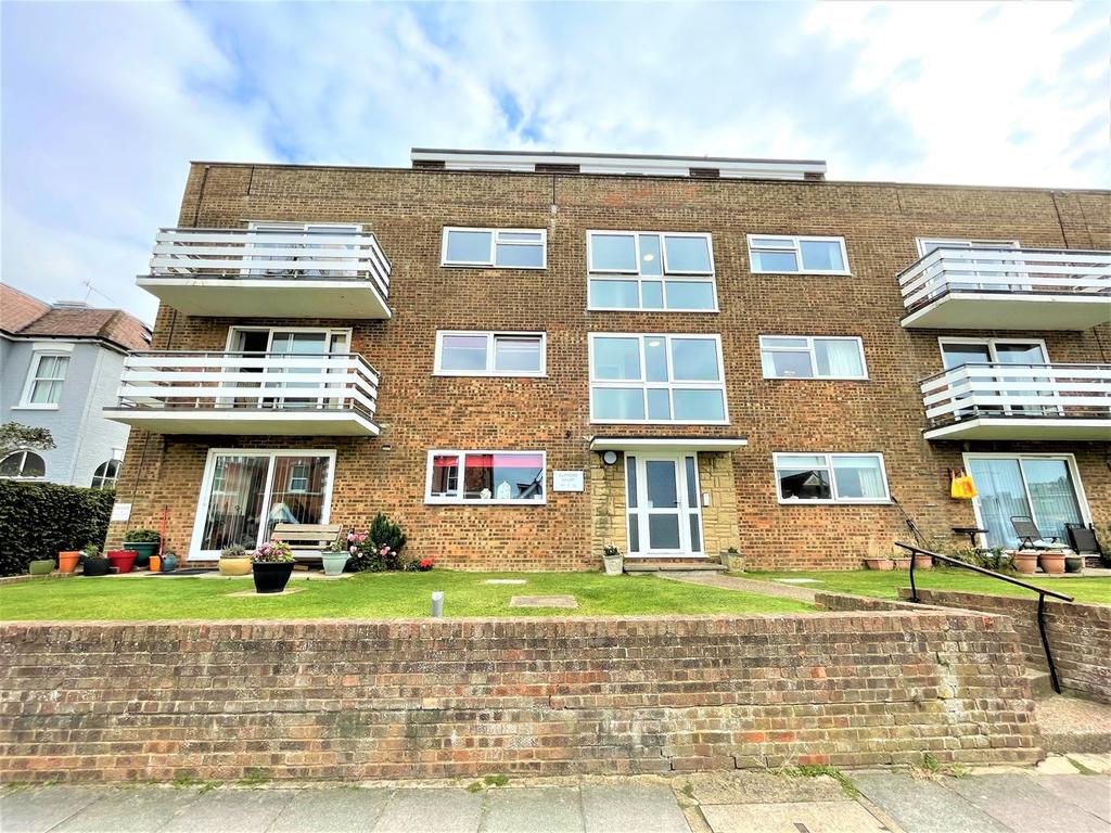 Clifford Road, clifford road, TN40 2 bed apartment £1,100 pcm (£254 pw)