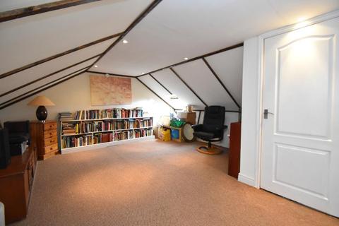 99 Arklet Road, Glasgow, G51 3XT