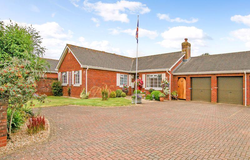 Alphington, Exeter 3 bed bungalow £725,000