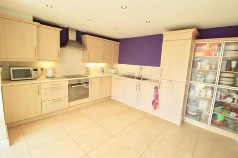 65 Cae Canol, Penarth, CF64 3RL