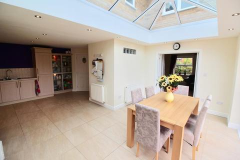 65 Cae Canol, Penarth, CF64 3RL