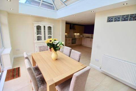 65 Cae Canol, Penarth, CF64 3RL