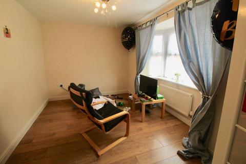 65 Cae Canol, Penarth, CF64 3RL