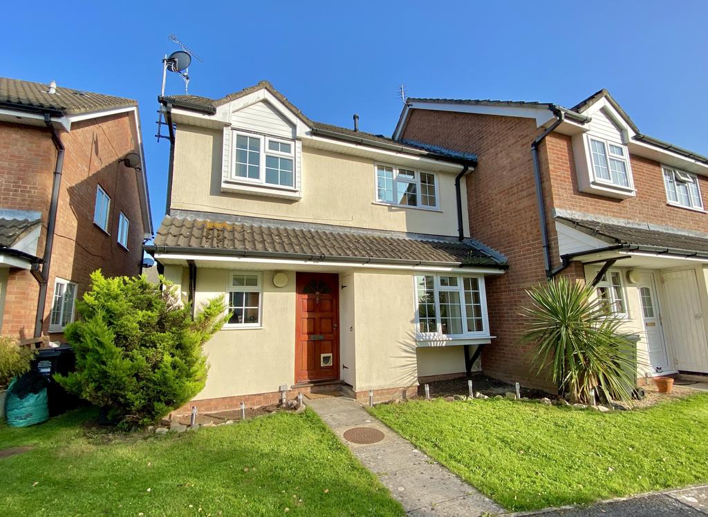 The Glebe, Wrington, North Somerset 2 bed house £825 pcm (£190 pw)