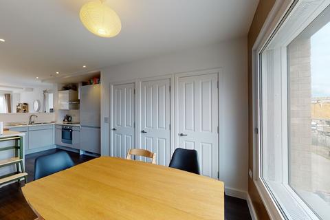 2 bedroom apartment for sale - Peartree Way, Greenwich, London, SE10