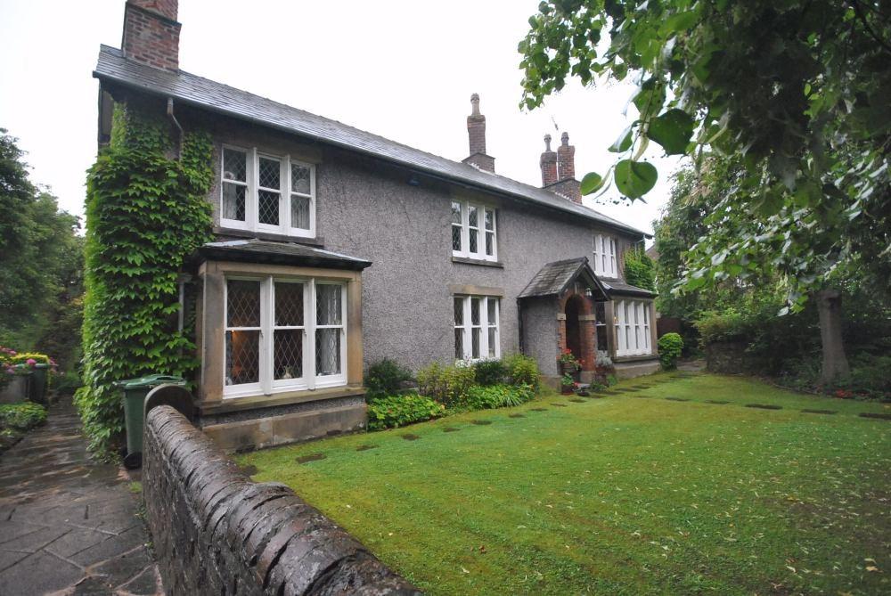 Church Road, Warton, PR4 4 bed detached house £500,000