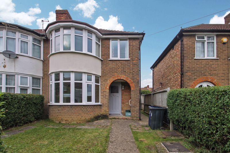 Reading Road, Northolt 2 bed terraced house £410,000