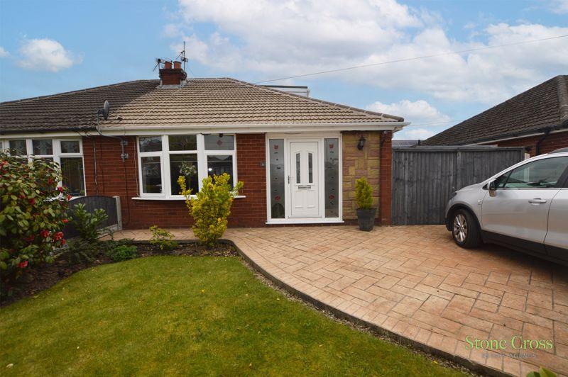 Woodford Avenue, Lowton, WA3 2PS 3 bed semidetached bungalow for sale