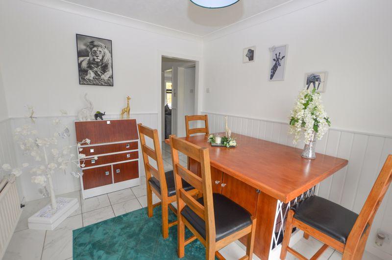 Dining Room /...