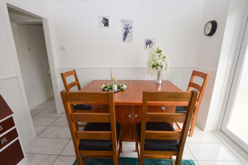 Dining Room /...