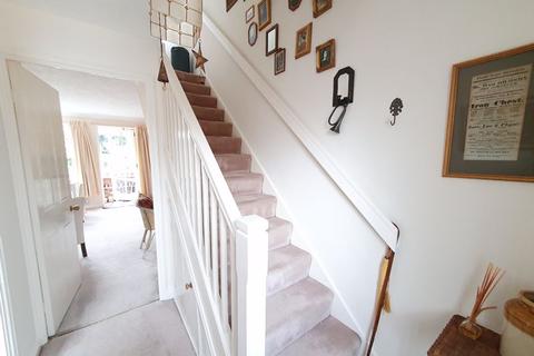 9 Whitewell Close, Barnwood, Gloucester, GL4 3TT