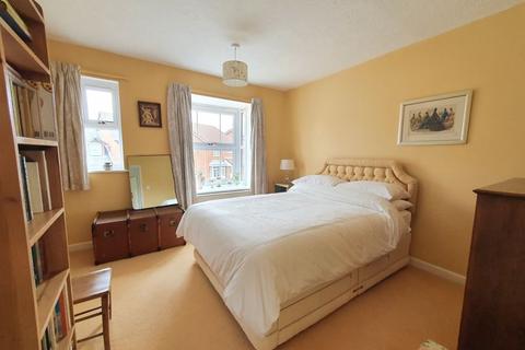 9 Whitewell Close, Barnwood, Gloucester, GL4 3TT