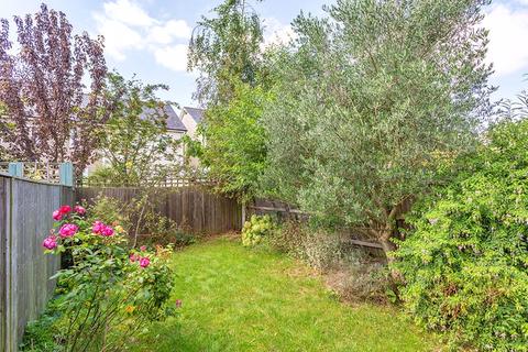 4 Westmount Close, Worcester Park, KT4 8FL