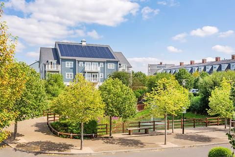 4 Westmount Close, Worcester Park, KT4 8FL