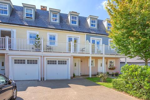 4 Westmount Close, Worcester Park, KT4 8FL