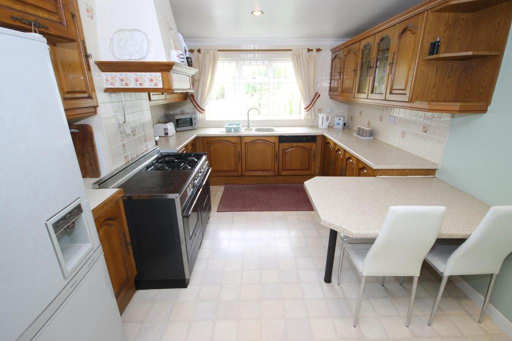 Kitchen breakfast room