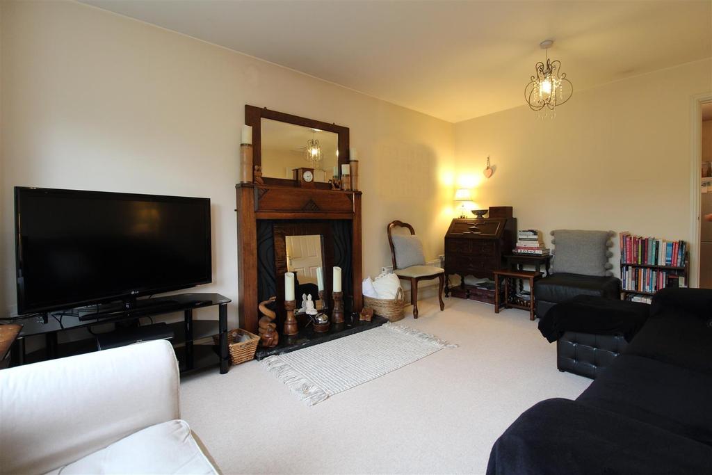 Trefoil Gardens, Amblecote, Stourbridge 2 bed apartment £160,000
