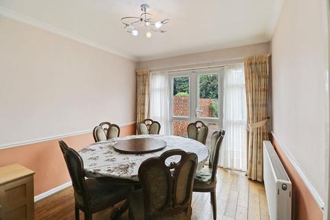 23 Oaks Road, Stanwell, Staines, TW19 7JU