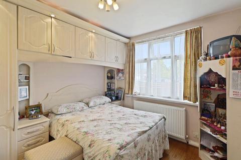 23 Oaks Road, Stanwell, Staines, TW19 7JU