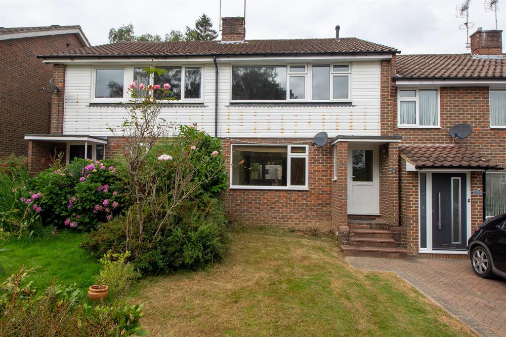 Fieldway, Lindfield 3 bed terraced house £1,425 pcm (£329 pw)