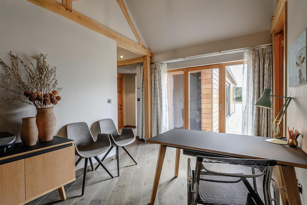 8475157-interior35.jpg