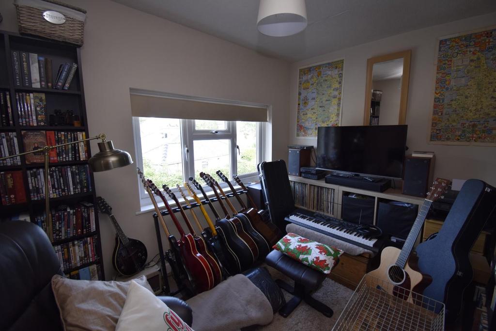 Bedroom 3.JPG