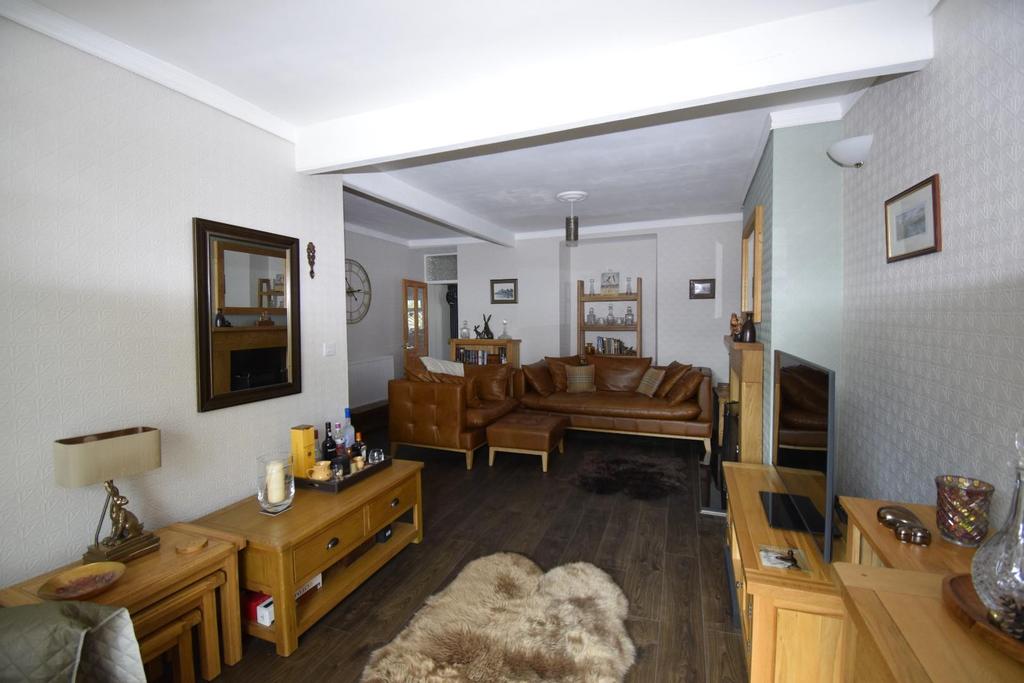 Living Room 4.JPG