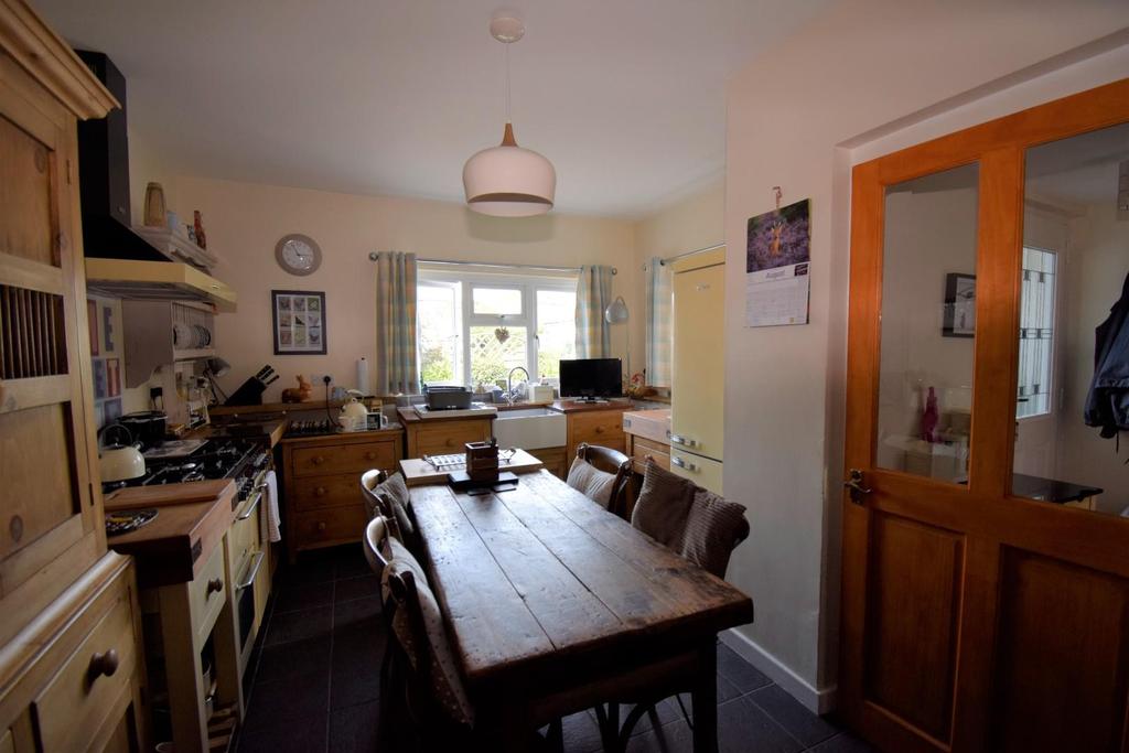 Kitchen .jpg