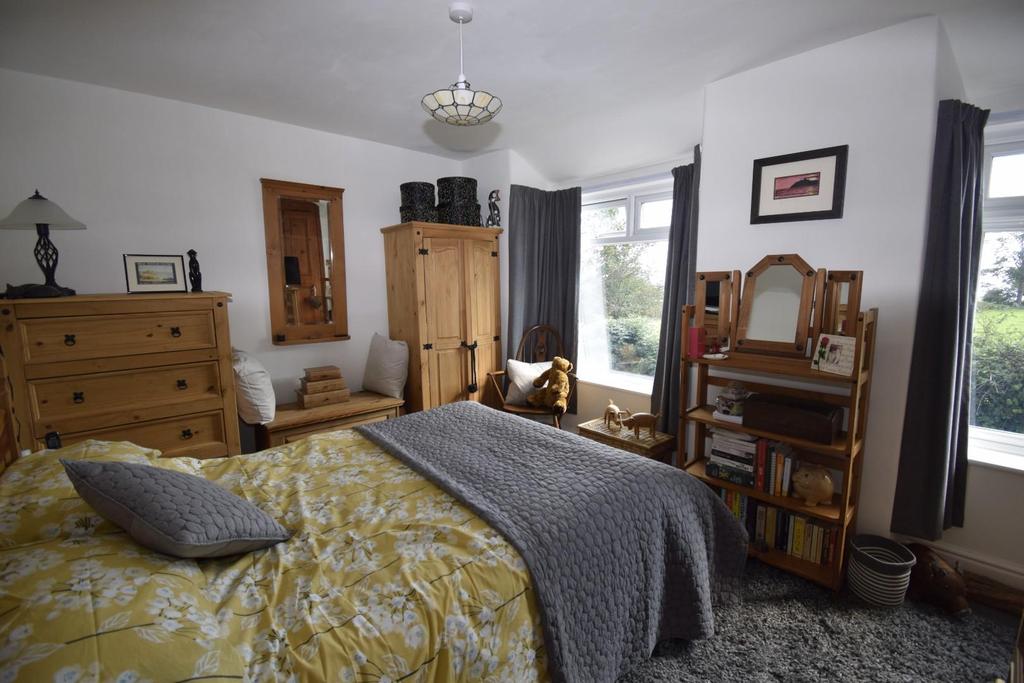 Bedroom 1.JPG