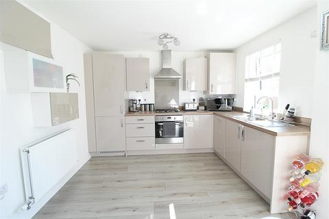 44 Petfield Drive, Anlaby, Hull, HU10 7ET