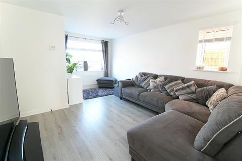 44 Petfield Drive, Anlaby, Hull, HU10 7ET