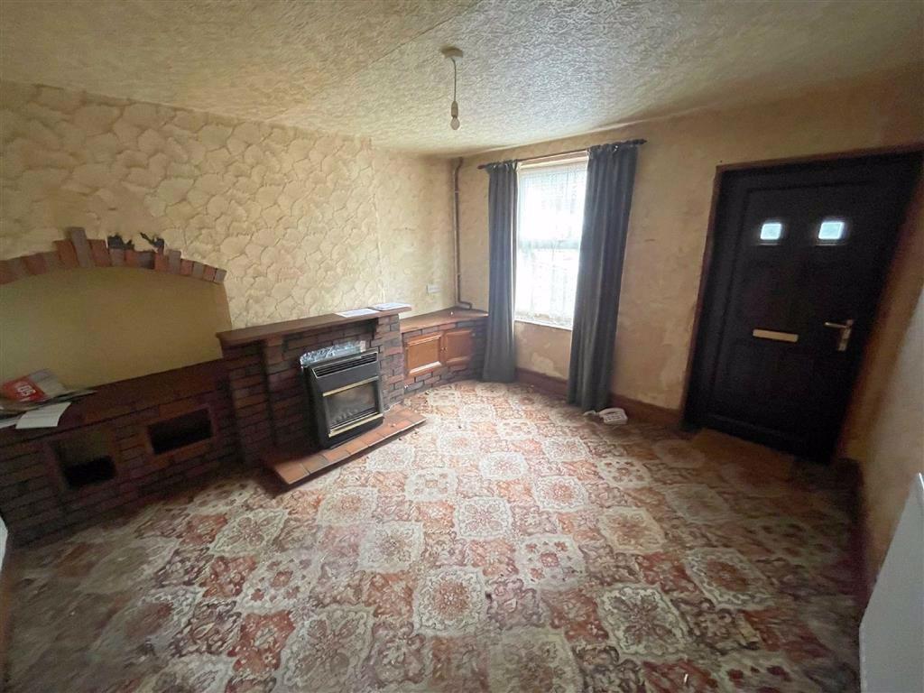 Albion Street, Leek 3 bed terraced house £95,000