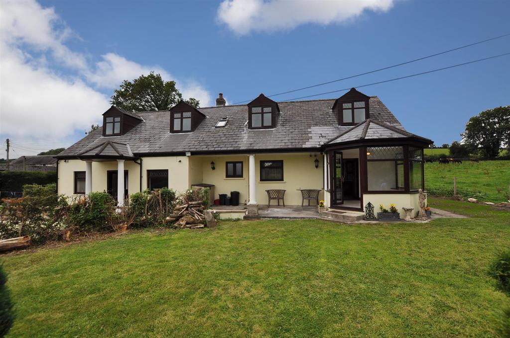 Spring Gardens, Meidrim, Carmarthen 3 bed house £265,000