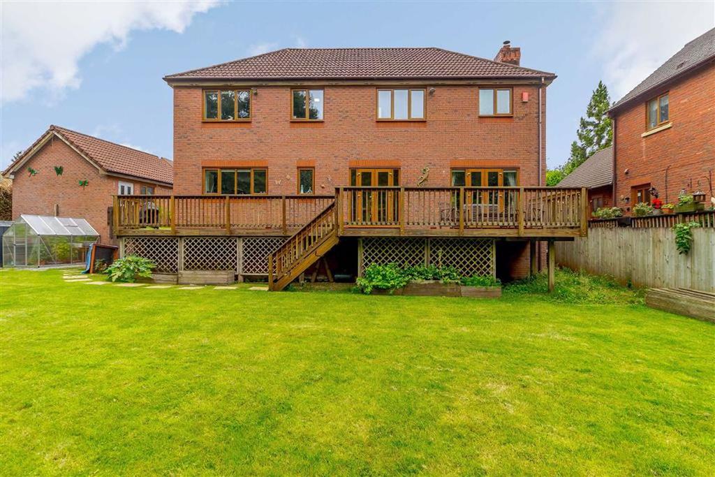 The Manor, Llantarnam, Cwmbran 4 bed detached house £600,000