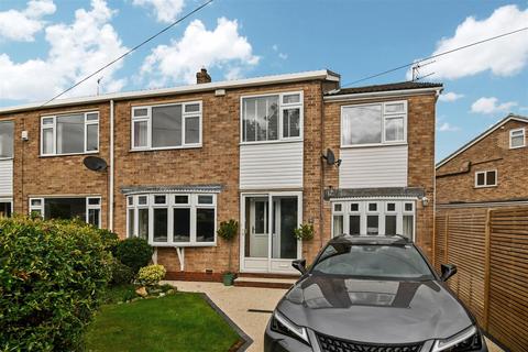 8 Ashgate Road, Willerby, Hull, HU10 6HN
