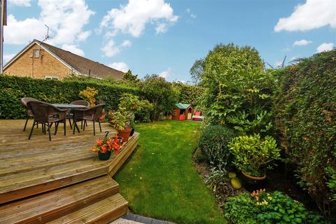 8 Ashgate Road, Willerby, Hull, HU10 6HN