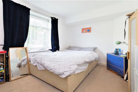 2 bedroom flat to rent, NW6