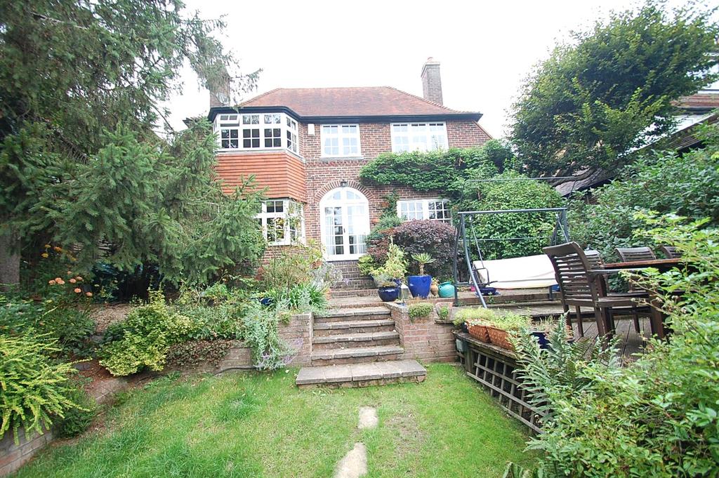 Orchard Grove, Chalfont St. Peter, Buckinghamshire, SL9 4 bed detached