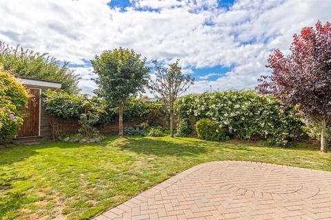22 Boxgrove, Goring By Sea, Worthing, BN12 6BB