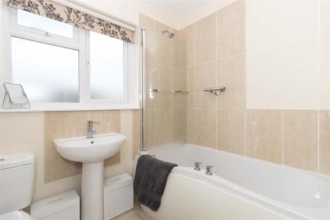 22 Boxgrove, Goring By Sea, Worthing, BN12 6BB