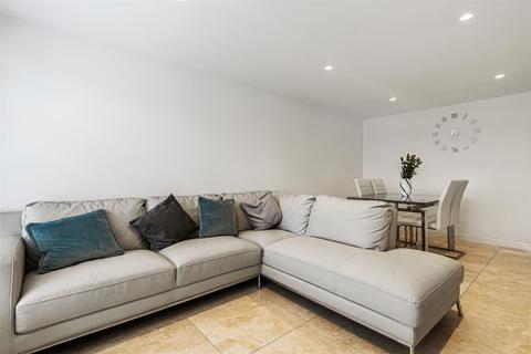 57 Pound Road, Banstead, SM7 2HS