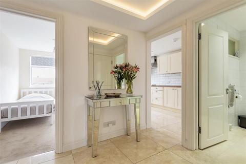 57 Pound Road, Banstead, SM7 2HS