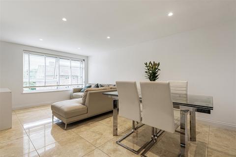 57 Pound Road, Banstead, SM7 2HS