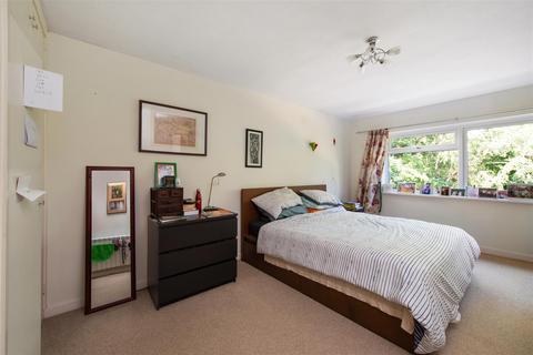 19, Monks Court Monks Walk, Reigate, RH2 0SR