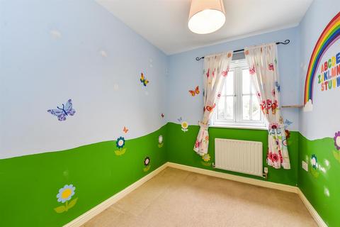 15 Bluebell Close, Andover, SP10 3XE